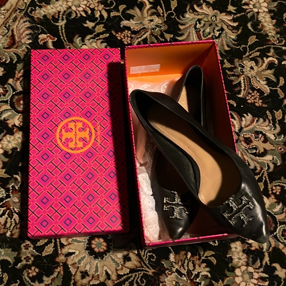 Tory Burch Black Pointed Leather Flats Bedazzled Logo